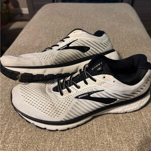 Brooks Ghost 12 Black and White running Sneakers size 12 couple stains see pics